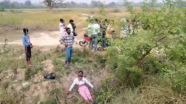 ब्रेकिंग न्यूज
अंबेडकर नगर
घटना तिवारीपुर मोड़ के पास की होली के त्यौहार में शराब के नशे में धुत बाइक सवार अनियंत्रित होकर खाई में जा गिरा बाइक पर दो लोग सवार थे बाइक चालक की स्थिति गंभीर।