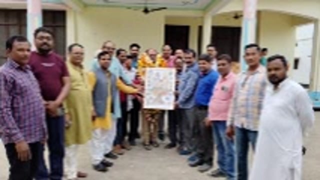 उपजा के द्वारा सूचना आयुक्त वीरेंद्र सिंह वत्स को उनके पैतृक आवास पर किया गया सम्मानित