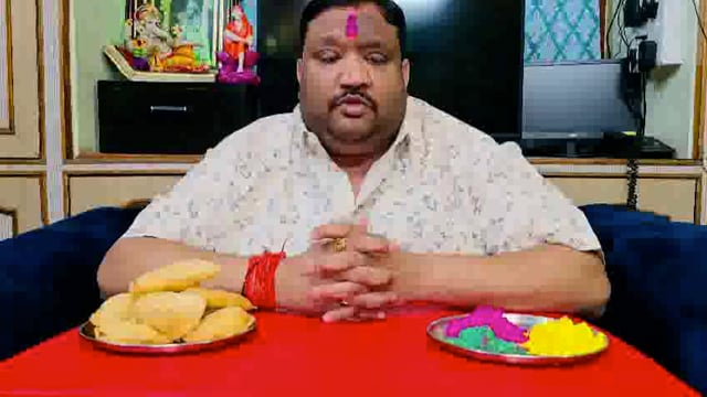 होलिका दहन में नगरपालिका ने छ:कुन्टल लकड़ी,दस किलो०गुलाल,गोझिया किया भेंट, सुनिए क्या कुछ कहते हैं नगरपालिका अध्यक्ष।