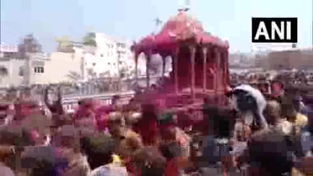 udisa Mandir Mein Bhagwan Jagannath ki Mandir Mein Dala Holi ka aayojan Kiya Gaya