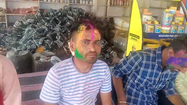 होली मिलन समारोह में कई दिग्गज समाजसेवी हुए शामिल, एक दूसरे को अबीर गुलाल लगाकर खिलाई मिठाइयां