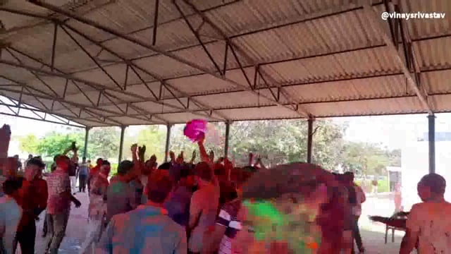 मऊ में पुलिस की होली 