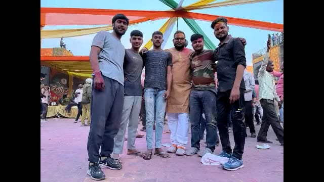 नंदगांव में आयोजित हुरंगा में जमकर बरसीं प्रेम पगी लाठियां: उमड़ा अपार जनसमूह 