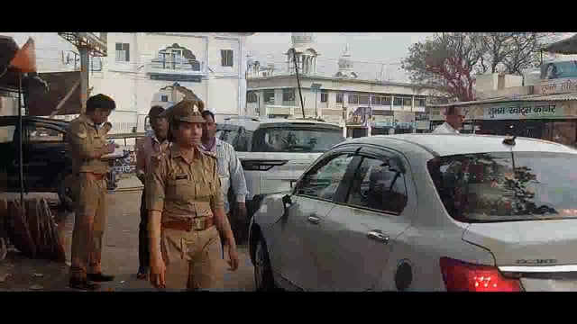 बहसूमा थाना क्षेत्र की चौकी रामराज में सुरक्षा की दृष्टि से पुलिस ने चलाया चेकिंग अभियान