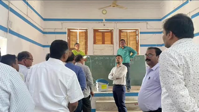 जिला पदाधिकारी ने प्रशिक्षण सत्र का किया निरीक्षण; अनुपस्थित कर्मीयों पर होगी विधि सम्मत कारवाई