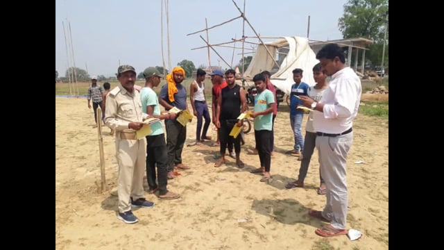 अग्निशमन कर्मियों ने मॉक ड्रिल कर आग से बचाव की ग्रामीणों को दी जानकारी