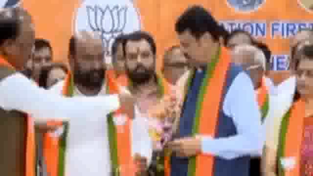 उदगीरचे माजी नगराध्यक्ष राजेश्वर नीटूरे काँग्रेसला सोडचिठ्ठी देत भाजपात केला प्रवेश,तालुक्यात काँग्रेसला मोठी खिंडार