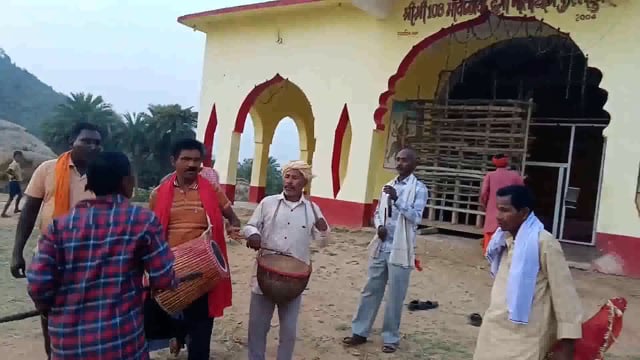गंगास्नान कर भक्त धूमधाम से कर रहे कुल देवीदेवता की पूजा,रविवार को जलती आग के झील में नाचेंगे भगत, गांव में उत्साह 
