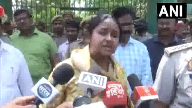 मुहम्मदाबाद: गाज़ीपुर DM आर्यका अखौरी ने बताया, 