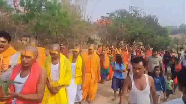 गांव की सुख समृद्धी के लिए निकाली आकलश शोभा यात्रा किये अखंड संकीर्तन 