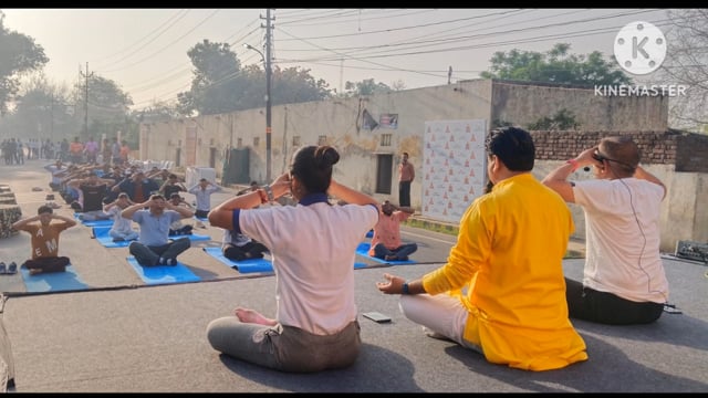 पुलिस आयुक्त आगरा के निर्देशन में यातायात पुलिस आगरा द्वारा रहागीरी फाउंडेशन के सहयोग से आज कार्यक्रम गठित किया गया