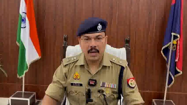 Saharanpur Jile Mein hathiyaron ka taskari Karne Wale Char yuvakon ko police ne girftar kiya Saharanpur SP ki bite