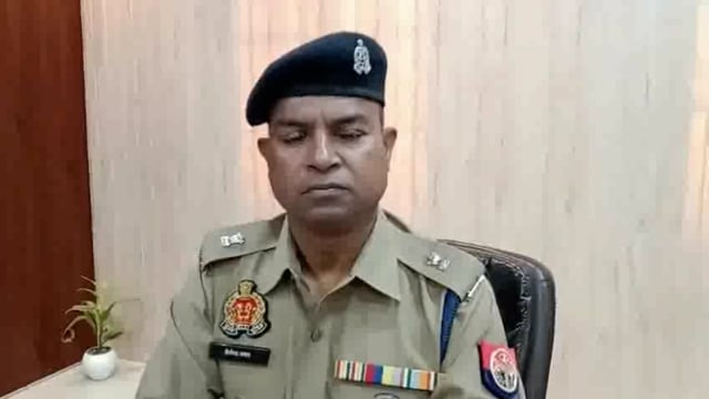  सार्वजनिक स्थानों पर अश्लीलता फैलाने वाले अभियुक्त के विरुद्ध कार्यवाही 