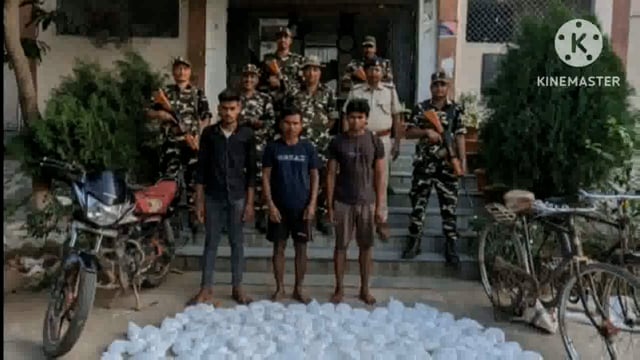 पुलिस ने दो साईकल एक मोटरसाइकिल पर शराब परिवहन करते तीन धंधेबाज को  पकड़ा