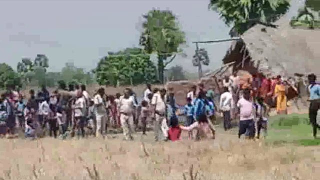 बिजली के शॉर्ट सर्किट के कारण एक बीघा गेहूं में लगा आग।