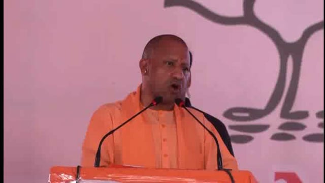 मथुरा में पहुंचे मुख्यमंत्री योगी आदित्यनाथ ने कहा कि मथुरा वृंदावन कलाओं की भूमि है 