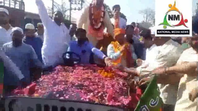 लंढौरा में मुस्लिम समुदाय द्वारा त्रिवेंद्र रावत जी का भव्य स्वागत किया गया और रोड़ शो निकाला गया....