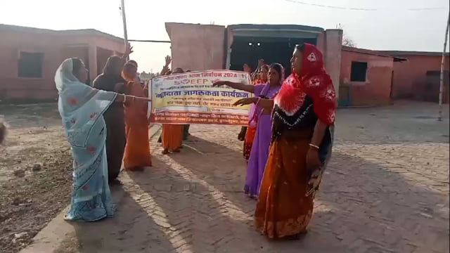 विभिन्न जीविका महिला संकुल संघ द्वारा निकाला गया मतदाता जागरूकता रैली