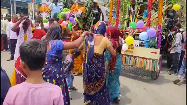 जागृती सहकारी साखर कारखान्याचा गळीत हंगाम संपला,ऊस कामगारांचा वलांडी येथे जल्लोष