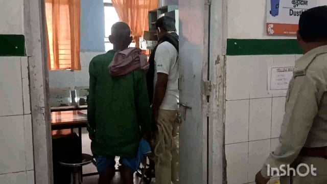 जिले के अमहरा थाना पुलिस ने गिरफ्तार शराब कारोबारी को सदर अस्पताल मेडिकल जांच-बाद भेजा जेल।