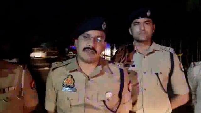 थाना हरी पर्वत क्षेत्र केमिकल व्यापारी के साथ लूट और मर्डर की घटना के मुख्य आरोपी को पुलिस ने किया गिरफ्तार डीसीपी वाइट 