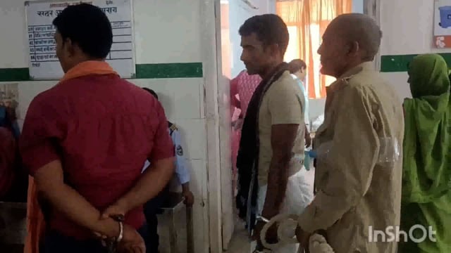 लखीसराय जिले के पिपरिया पुलिस में गिरफ्तार दो वारंटी को सदर अस्पताल मेडिकल जांच बाद भेजा जेल।