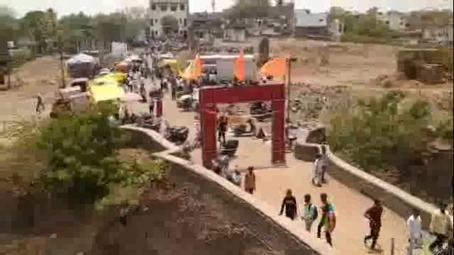 श्री सद्गुरू उदागिर महाराजांच्या दर्शनासाठी किल्यात भाविकांची उसळली गर्दी