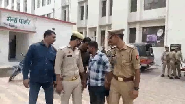 पिता पुत्र सर्राफा कारोबारी से हुई लूट का हाईवे पुलिस ने किया सफल अनावरण