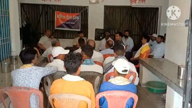 आगामी ईद, चैती छठ, व रामनवमी पर्व को लेकर थाने में की गई शांति समिति की बैठक