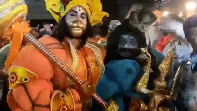 नवरात्रि के पहले दिन हिंदूवादी नेताओं ने निकाली भगवा रैली गोवर्धन में भगवा रैली की प्रमुख झांकियां रही आकर्षण केन्द्र