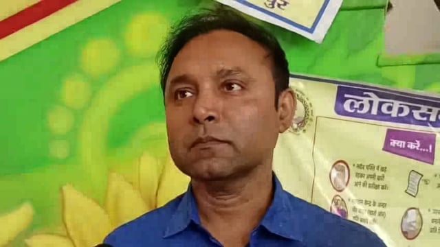 डीएम नवल किशोर चौधरी ने प्रेस वार्ता कर लोकसभा चुनाव को लेकर लोगों को मतदान करने का जागृति बताया जा रहा है