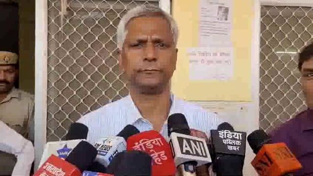 नवरात्रि व्रत मे कूटू के आटे की पकौड़ी पराठा खाने से एक दर्जन से अधिक बीमार जिला अधिकारी शैलेंद्र कुमारने दी जानकारी 