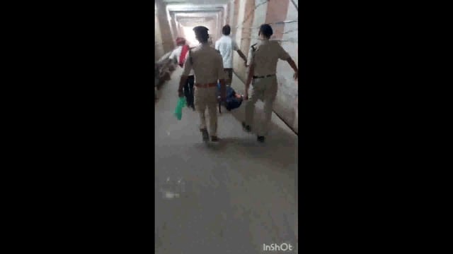 जिले के किऊल स्टेशन के समीप चलती ट्रेन से गिरकर एक व्यक्ति जख्मी RPF पुलिस ने पहुंचाया सदर अस्पताल।