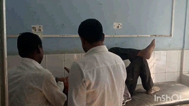 शहर के कवैया थाना क्षेत्र के एसपी आवास के समीप हाईवा वाहन चालक हुआ जख्मी सदर अस्पताल में हुआ उपचार।