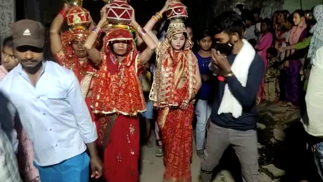 माता की प्राण प्रतिष्ठा से पहले कलश यात्रा निकाली गई