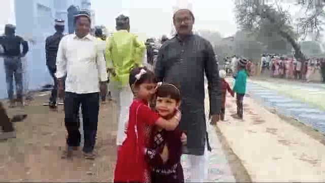 प्रखंड क्षेत्र में शांतिपूर्ण एवं सौहार्दपूर्ण वातावरण में मनाया जा रहा है ईद पर्व छोटे-छोटे बच्चों ने रखा था रोज