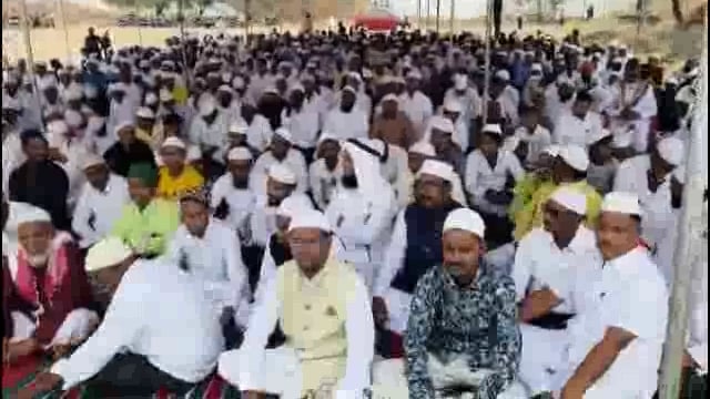 वलांडी येथे ईद उल फित्र उत्साहात साजरी