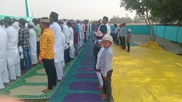 वजीरगंज के नगवा ईदगाह पर अदा की गई ईद की नमाज, देश में अमन चयन को लेकर मांगी गई दुआ, मुस्तैद रही डुमरियाडीह पुलिस