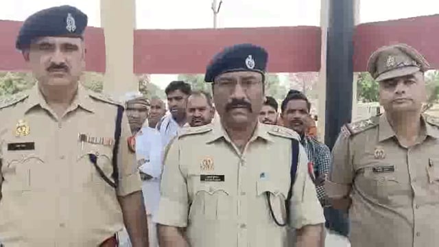 थाना कांगरोल क्षेत्र बेरी चाहर पानी की टंकी के पास  युवक का शव मिलने से मचा हड़कंप पश्चिमी जॉन डीसीपी सनम कुमार जी वाइट