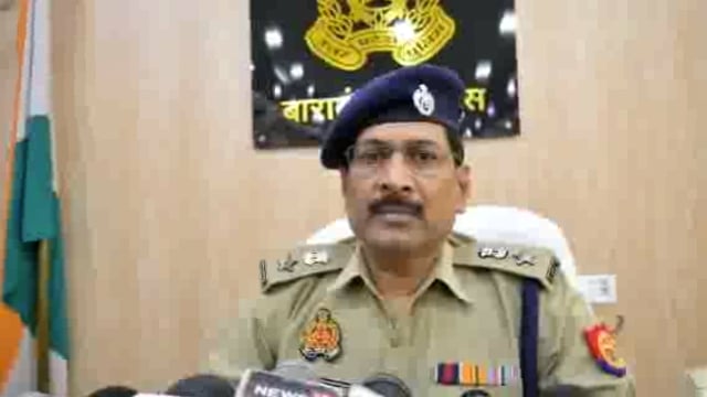 Barabanki Jile Mein ramsanehi Ghat Mein Abhay factory Mein Kartus aur asale baramad kiye Gaye Barabanki SP Dinesh Kumar ji ki bite