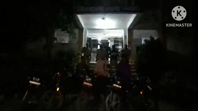 पुलिस ने 655 लीटर महुआ शराब के साथ पांच मोटरसाइकिल के साथ पांच धंधे बाज को किया गिरफ्तार