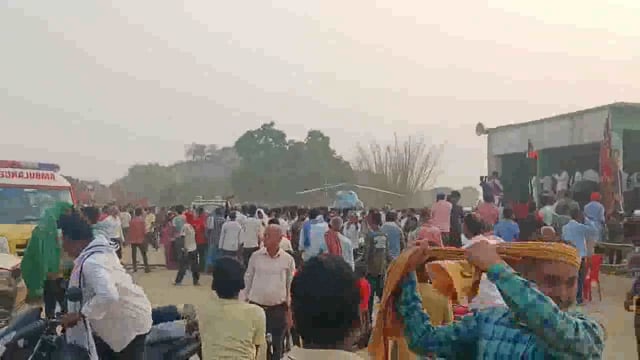 चुनावी सभा में तेजस्वी यादव ने एक करोड़ युवाओं को नौकरी एवं गरीब महिलाओं को एक लाख रुपए आर्थिक सहायता देने का किया वादा 