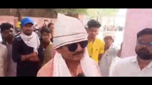 Bahraich : सीएमओ कुशीनगर ने मरीज बनकर किया सीएससी का निरीक्षण कई बार शिकायत मिलने पर सीएमओ ने किया निरीक्षण