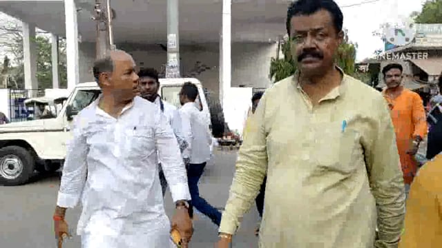 जम्मू में चिराग पासवान ने NDA प्रत्याशी अरुण  भारती के समर्थन में किया रोड शो