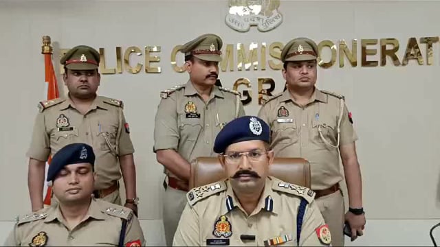 थाना शाहगंज पुलिस टीम द्वारा बड़ी कार्यवाही अवैध शस्त्र निर्माण करने वाले तीन अभियुक्त को पुलिस ने किया गिरफ्तार