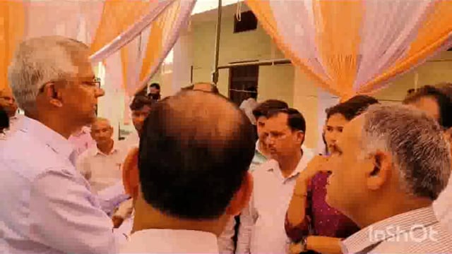 जिला निर्वाचन अधिकारी ने प्रशिक्षण का जायजा लिया ईवीएम एवं बीपी पेट संबंधित दिशा निर्देश प्रशिणार्थियों को दिए