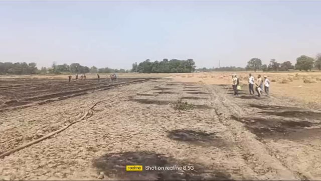 शॉर्ट सर्किट से लगी आग से बौरांव गांव में संतराम भारती का लगभग 3बीघा गेहूं जलकर राख हो गया फायर ब्रिगेड की गाड़ी आने और ग्रामीण लोगों के परिश्रम से आग बुझाई गई,