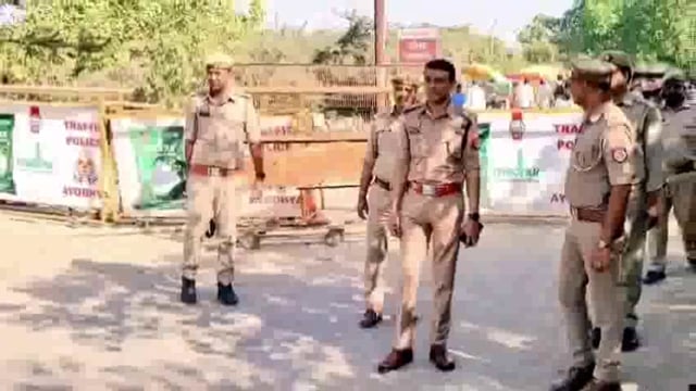 चैत्र रामनवमी मेला दृष्टिगत  गोंडा अयोध्या का अपर पुलिस अधीक्षक ने भ्रमण कर सुरक्षा व्यवस्था का लिया जायजा