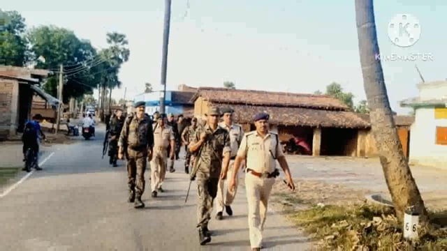 परना डाबर क्षेत्र में पुलिस ने एरिया डोमिनेशन के तहत किया फ्लेग मार्च