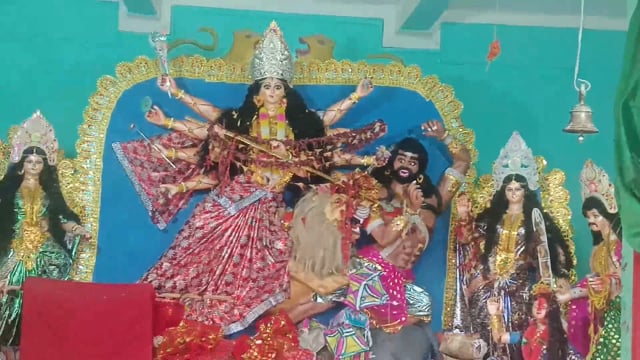 प्राचीन चैती दुर्गा मंदिर फुल्लीडुमर में महानवमी को सैकड़ो पाठा की दी गई बली 